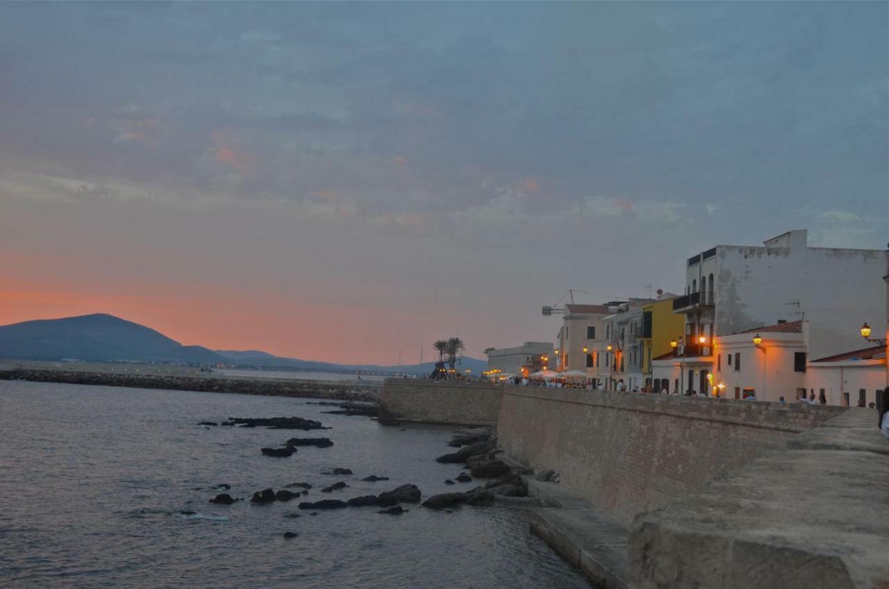 Alghero Old Town Apartment Steps To Sea And Scenic Ramparts Exterior photo